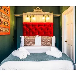 Apartment Bennett's A Luxurious 2 Bed, Bath